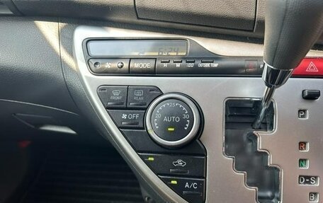 Toyota ISis I, 2013 год, 995 000 рублей, 12 фотография