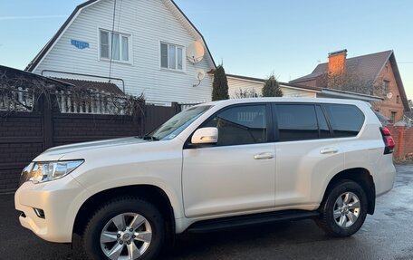 Toyota Land Cruiser Prado 150 рестайлинг 2, 2019 год, 4 750 000 рублей, 8 фотография