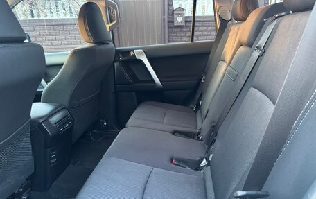 Toyota Land Cruiser Prado 150 рестайлинг 2, 2019 год, 4 750 000 рублей, 12 фотография