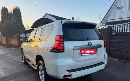 Toyota Land Cruiser Prado 150 рестайлинг 2, 2019 год, 4 750 000 рублей, 7 фотография