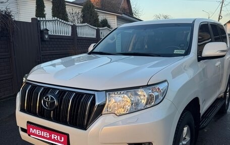 Toyota Land Cruiser Prado 150 рестайлинг 2, 2019 год, 4 750 000 рублей, 9 фотография