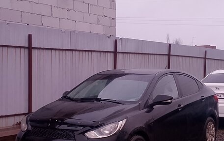 Hyundai Solaris II рестайлинг, 2012 год, 670 000 рублей, 1 фотография