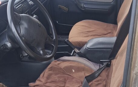 ГАЗ 3110 «Волга», 2004 год, 300 000 рублей, 5 фотография