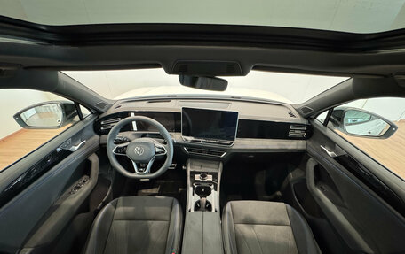 Volkswagen Tiguan, 2025 год, 5 300 000 рублей, 13 фотография