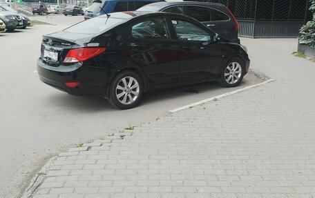 Hyundai Solaris II рестайлинг, 2012 год, 670 000 рублей, 16 фотография
