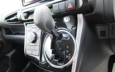 Toyota Wish II, 2015 год, 1 074 000 рублей, 17 фотография