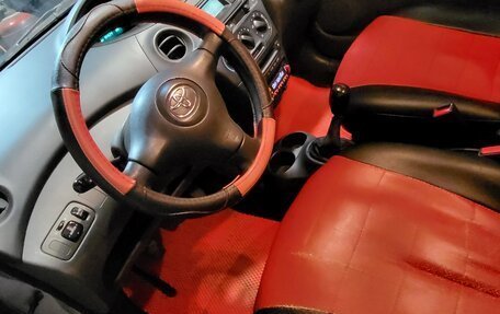 Toyota Yaris I рестайлинг, 2004 год, 370 000 рублей, 5 фотография