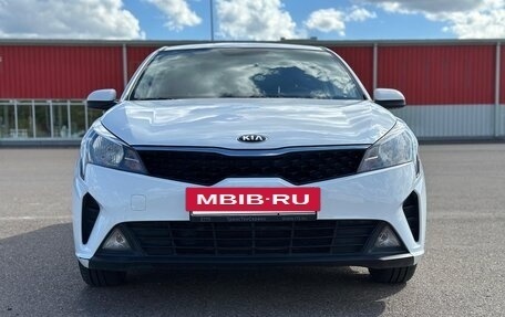 KIA Rio IV, 2021 год, 1 700 000 рублей, 2 фотография