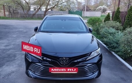 Toyota Camry, 2021 год, 3 000 000 рублей, 2 фотография