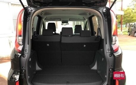 Toyota Sienta, 2023 год, 1 275 586 рублей, 6 фотография