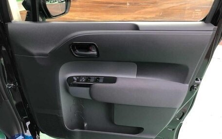 Toyota Sienta, 2023 год, 1 275 586 рублей, 14 фотография