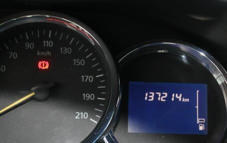 Renault Logan II, 2018 год, 599 000 рублей, 12 фотография