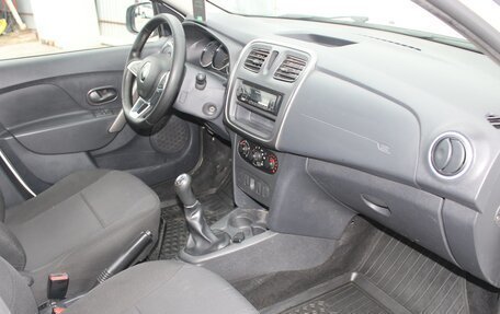 Renault Logan II, 2018 год, 599 000 рублей, 7 фотография