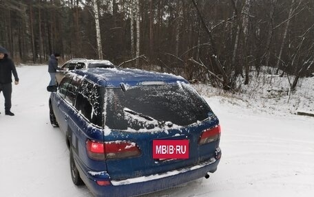 Nissan Avenir II, 2002 год, 250 000 рублей, 2 фотография