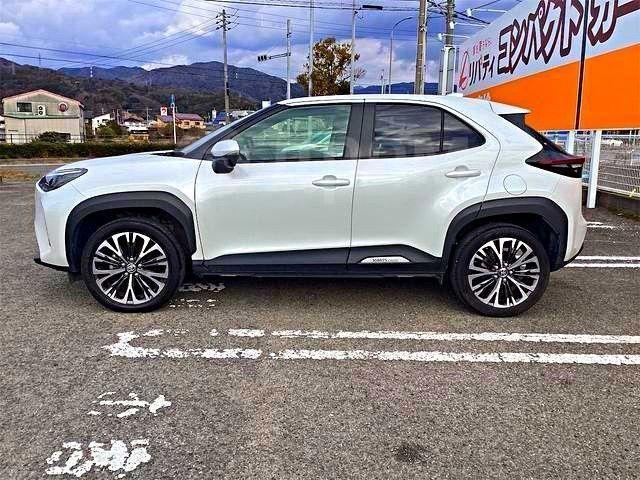 Toyota Yaris Cross, 2022 год, 1 100 000 рублей, 2 фотография