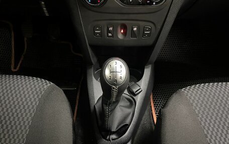 Renault Logan II, 2018 год, 650 000 рублей, 14 фотография