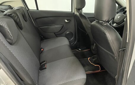 Renault Logan II, 2018 год, 650 000 рублей, 18 фотография