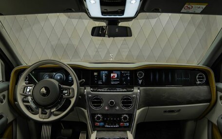 Rolls-Royce Cullinan, 2025 год, 68 750 000 рублей, 17 фотография