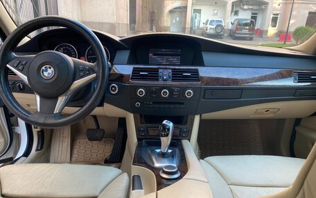 BMW 5 серия, 2008 год, 1 090 000 рублей, 10 фотография