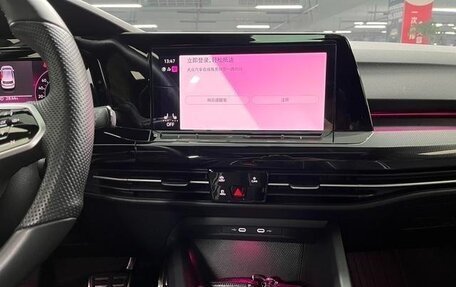 Volkswagen Golf VIII, 2022 год, 1 732 000 рублей, 12 фотография