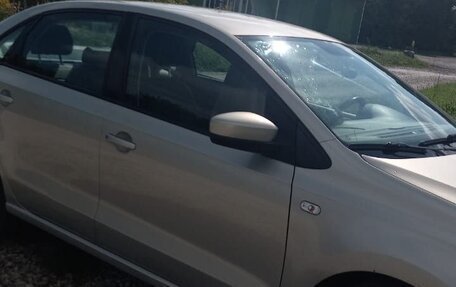 Volkswagen Polo VI (EU Market), 2012 год, 750 000 рублей, 10 фотография