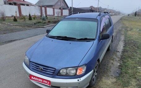 Toyota Ipsum II, 1997 год, 300 000 рублей, 1 фотография