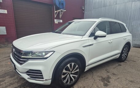 Volkswagen Touareg III, 2021 год, 5 850 000 рублей, 1 фотография