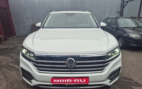 Volkswagen Touareg III, 2021 год, 5 850 000 рублей, 2 фотография