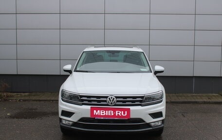 Volkswagen Tiguan II, 2017 год, 2 676 000 рублей, 2 фотография