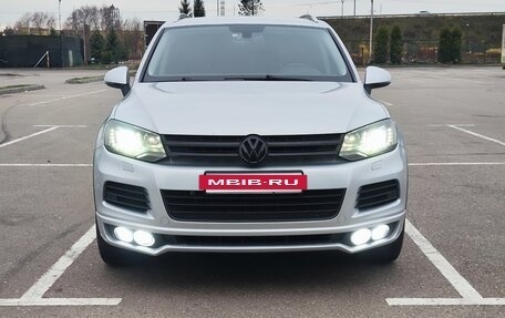 Volkswagen Touareg III, 2011 год, 2 050 000 рублей, 2 фотография