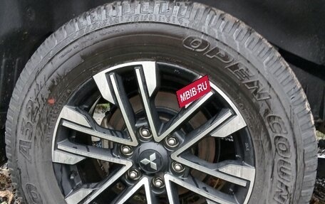 Mitsubishi Montero Sport, 2023 год, 7 фотография