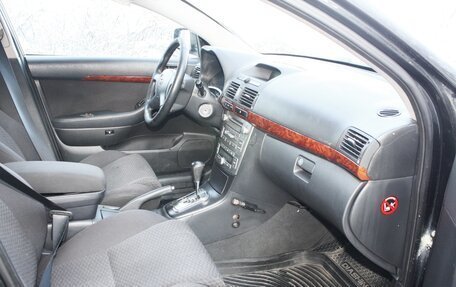Toyota Avensis III рестайлинг, 2004 год, 595 000 рублей, 20 фотография