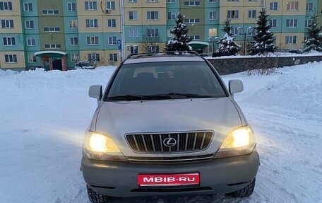 Lexus RX IV рестайлинг, 2001 год, 850 000 рублей, 1 фотография