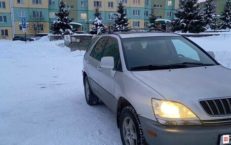 Lexus RX IV рестайлинг, 2001 год, 850 000 рублей, 2 фотография