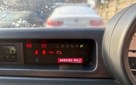 Toyota bB I рестайлинг, 2000 год, 350 000 рублей, 8 фотография