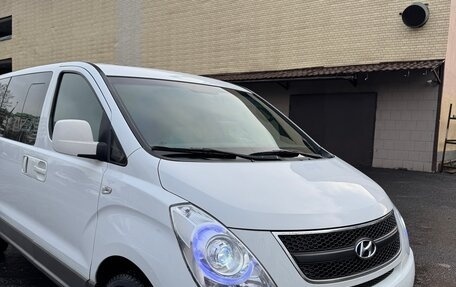 Hyundai Grand Starex Grand Starex I рестайлинг 2, 2015 год, 2 050 000 рублей, 15 фотография