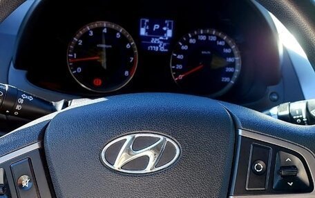 Hyundai Solaris II рестайлинг, 2016 год, 1 100 000 рублей, 4 фотография