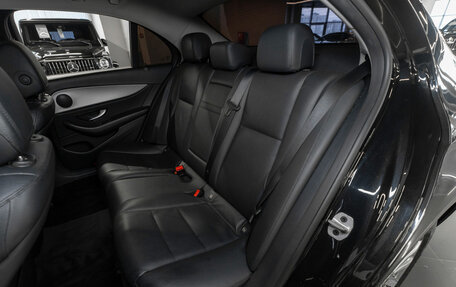 Mercedes-Benz E-Класс, 2020 год, 2 210 000 рублей, 12 фотография