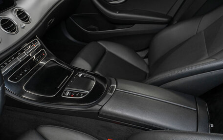 Mercedes-Benz E-Класс, 2020 год, 2 210 000 рублей, 15 фотография