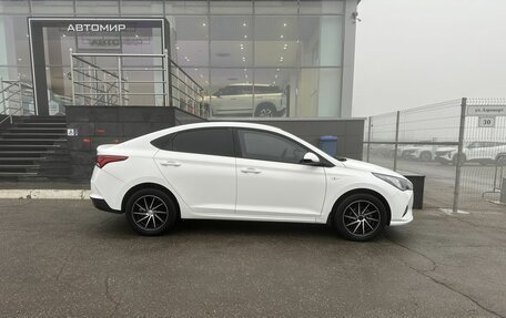 Hyundai Solaris II рестайлинг, 2022 год, 1 880 000 рублей, 4 фотография