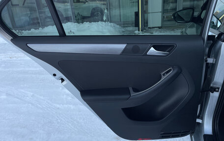 Volkswagen Jetta VI, 2013 год, 930 000 рублей, 14 фотография