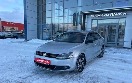 Volkswagen Jetta VI, 2013 год, 930 000 рублей, 4 фотография