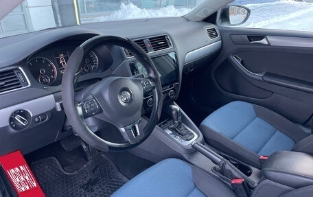 Volkswagen Jetta VI, 2013 год, 930 000 рублей, 13 фотография