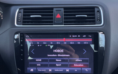 Volkswagen Jetta VI, 2013 год, 930 000 рублей, 24 фотография