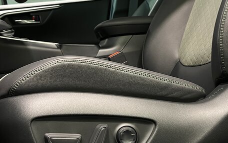 Toyota RAV4, 2025 год, 4 599 000 рублей, 8 фотография