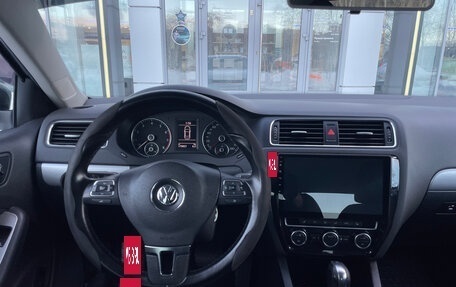 Volkswagen Jetta VI, 2013 год, 930 000 рублей, 20 фотография