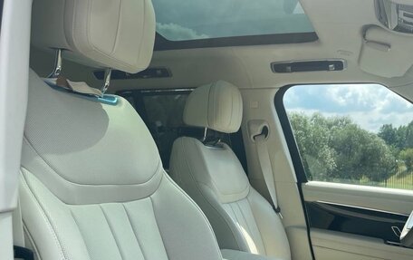 Land Rover Range Rover IV рестайлинг, 2023 год, 19 000 000 рублей, 8 фотография