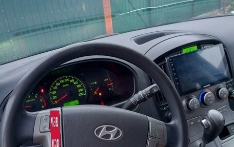 Hyundai Grand Starex Grand Starex I рестайлинг 2, 2010 год, 1 380 000 рублей, 11 фотография