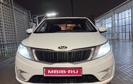 KIA Rio III рестайлинг, 2013 год, 590 000 рублей, 1 фотография