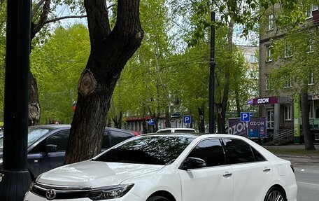 Toyota Camry, 2017 год, 2 400 000 рублей, 8 фотография
